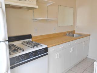 611 Knox Dr, Tucson AZ  85705-3383 exterior