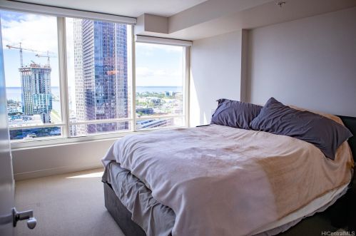 1009 Kapiolani Blvd, Honolulu HI  96814-2103 exterior