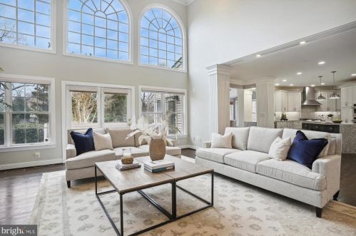 12819 Parapet Way, Herndon, VA 20171-1737