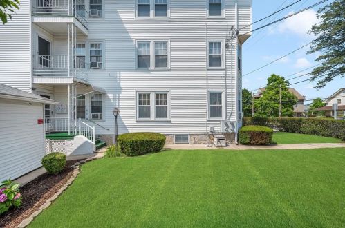 1041 Park Ave, Woonsocket RI 02895-4773 exterior