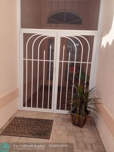 426 Springview Loop, Fort Pierce FL  34986-2663 exterior