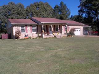 77 Helms St, Lexington, TN 38351-4009