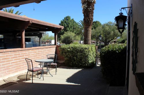 220 Paseo Seco, Green Valley AZ 85614-2714 exterior