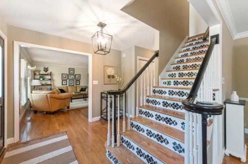 568 Ballas Park Dr, Saint Louis, MO 63122-2133