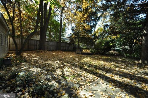 3906 Blackthorn St, Bethesda MD  20815-5056 exterior