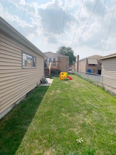 10631 Millard Ave, Chicago IL 60632-3243 exterior