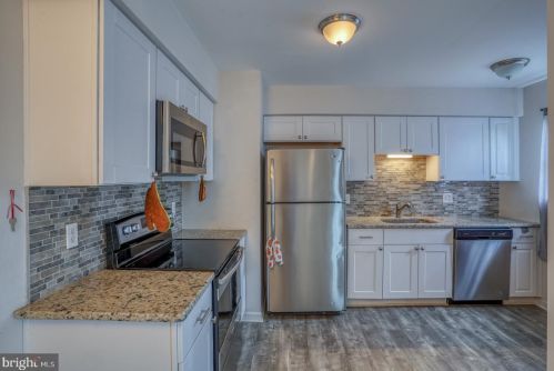 59 Mactavish Ct, New Castle DE 19720-6524 exterior