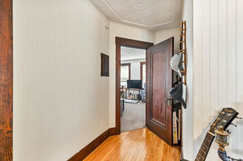 16 Chapel St, Concord NH 03301-4305 exterior