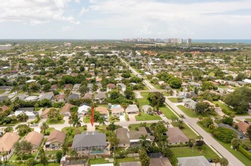 805 97 Ave, Naples FL 34108-2284 exterior