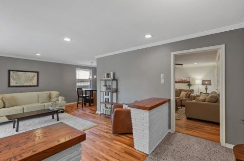 8415 Baumgarten Dr, Dallas, TX 75228-5947