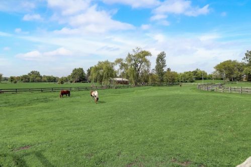 1702 Rose Farm Rd, Bull Valley IL 60098-9564 exterior