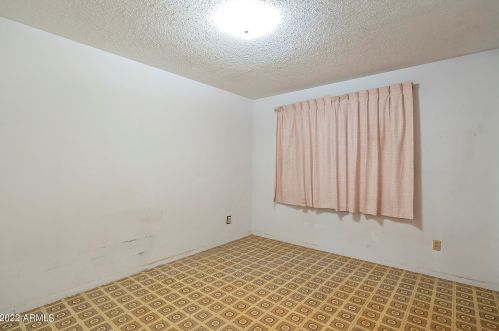 1221 Cinnabar Ave, Phoenix AZ 85020-1816 exterior