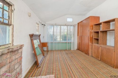 2400 Pacific Dr, Bakersfield CA 93306-4158 exterior