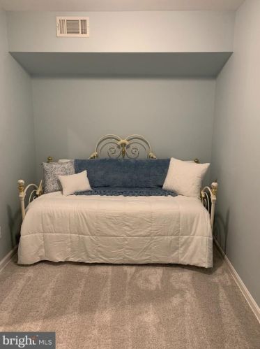 6579 Bermuda Grn Ct, Alexandria VA 22312-3106 exterior