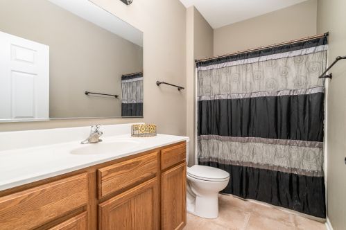 2921 Strauss Ct, Bull Valley IL 60098-8076 exterior