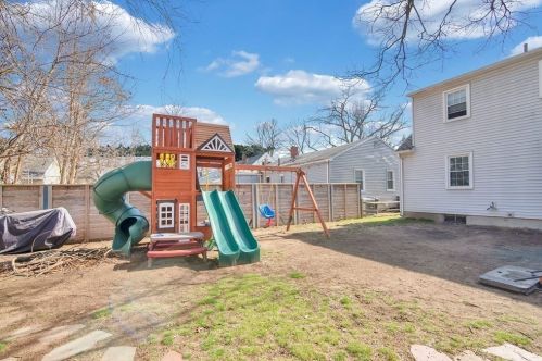 65 Arthur St, Springfield MA 01104-2218 exterior