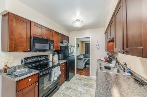 7581 12 St, Kalamazoo MI 49024-3892 exterior