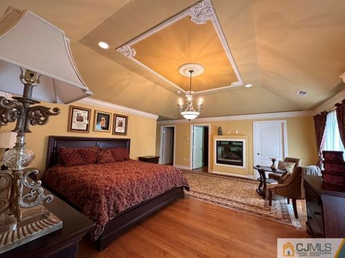 21 Southfield Rd, Edison NJ 08820-3141 exterior