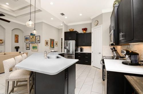 7403 Lantana Cir, Naples FL 34119-9704 exterior