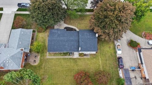 421 Beech Daly St, Dearborn Heights MI  48125-1000 exterior