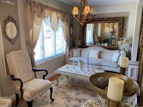 13 Maple St, Valley Stream, NY 11580-4508