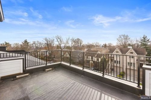 55 Knox Ave, Cliffside Park NJ 07010-3102 exterior