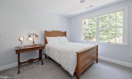 1941 Valleywood Rd, Mc Lean VA  22101-4931 exterior