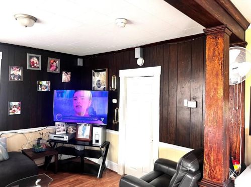 200 Park Ave, Woonsocket RI 02895-4783 exterior