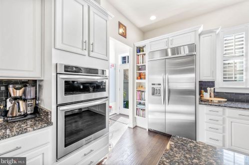 725 Custis Ave, Alexandria VA 22301-1422 exterior