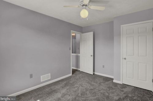 202 Georgetown Cir, Hanover PA 17331-2363 exterior