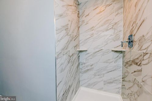 721 Pkwy Ave, Trenton NJ 08618-2729 exterior