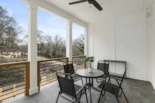 2020 Cambridge Ave, Atlanta GA 30337-1816 exterior