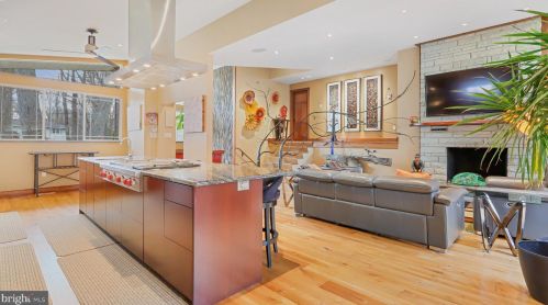 4512 Dolphin Ln, Alexandria VA 22309-3110 exterior