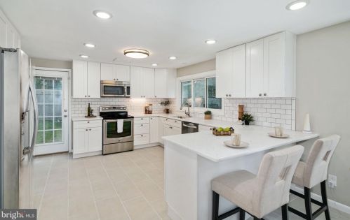 160 Paxon Holw Rd, Media PA 19063-1163 exterior