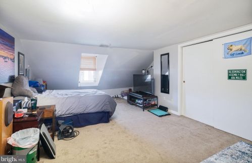 922 4 St, Philadelphia PA 19147-4104 exterior