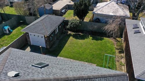 135 Gibbs Ave, Middletown RI 02840-2258 exterior