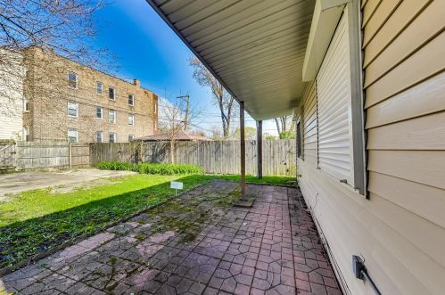 8908 Dorchester Ave, Chicago IL 60619-7005 exterior