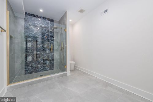 517 Diamond St, Philadelphia PA 19122-1438 exterior