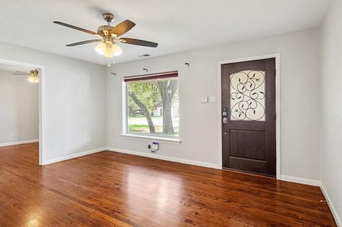 6802 Blessing Dr, Dallas TX  75214-2545 exterior