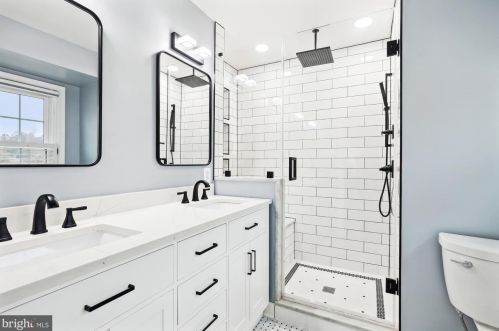 1715 Belle Haven Rd, Alexandria VA  22307-1223 exterior