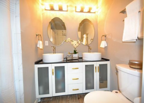 8221 Mohawk Rd, Milwaukee WI 53217-1737 exterior