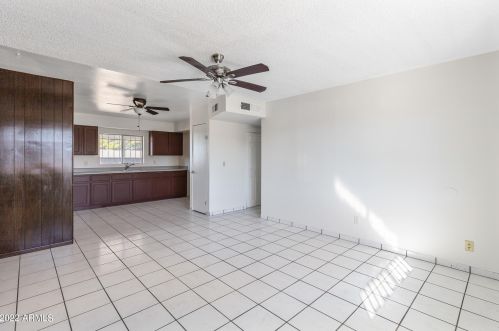 2502 58 Ln, Phoenix AZ 85035-1733 exterior