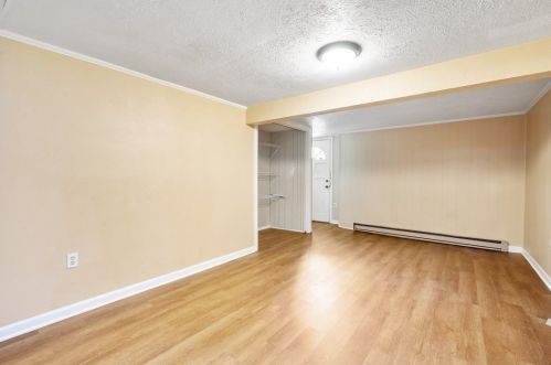 501 Bonnie Brae Dr, Moon Twp PA  15108-3851 exterior