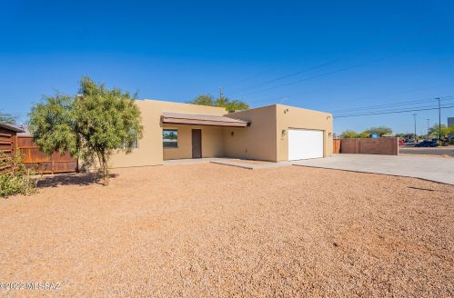 7051 2nd St, Tucson, AZ 85710-1224