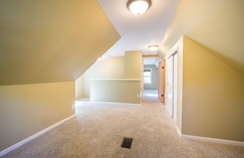 227 Van Norman Ave, Milwaukee WI 53235-5727 exterior