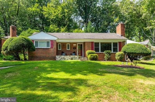 9006 Clifford Ave, Bethesda, MD 20815-5648