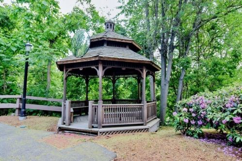 1 Riverview Blvd, Methuen MA  01844-6026 exterior