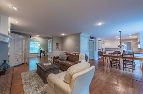 1505 Candlewood Dr, Pittsburgh, PA 15241-2909