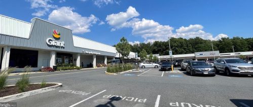 7623 Coddle Hbr Ln, Rockville MD 20854-3253 exterior