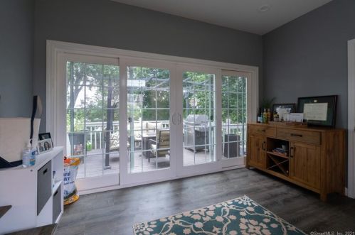 494 Main St, Hartford CT 06109-1818 exterior